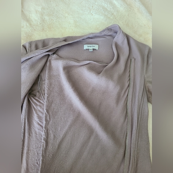 Aritzia Babaton Waterfall Top - Picture 2 of 5